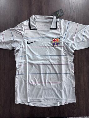 NEW Nike Mens Small White FC Barcelona Soccer Jersey Thin Blue & Red Pinstripes